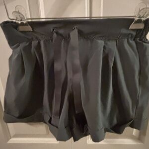 Apana Green Belted Cuffed Shorts Size L